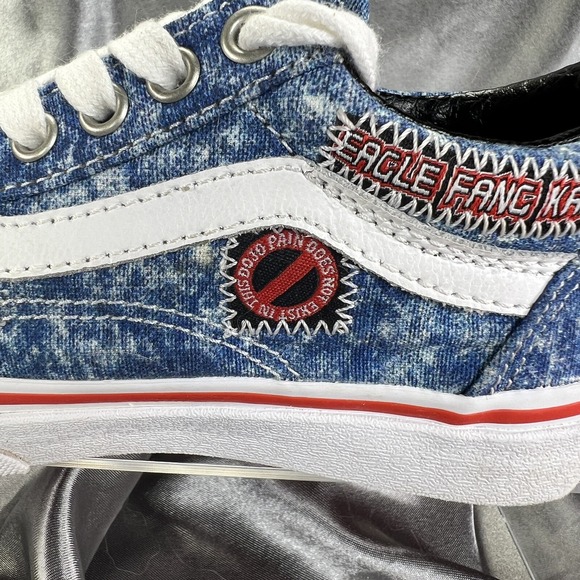 VANS Unisex Sneakers Youth Sz 11.5 Cobra‎ Kai Blue Eagle Fang Logo Karate Skater - Picture 12 of 16